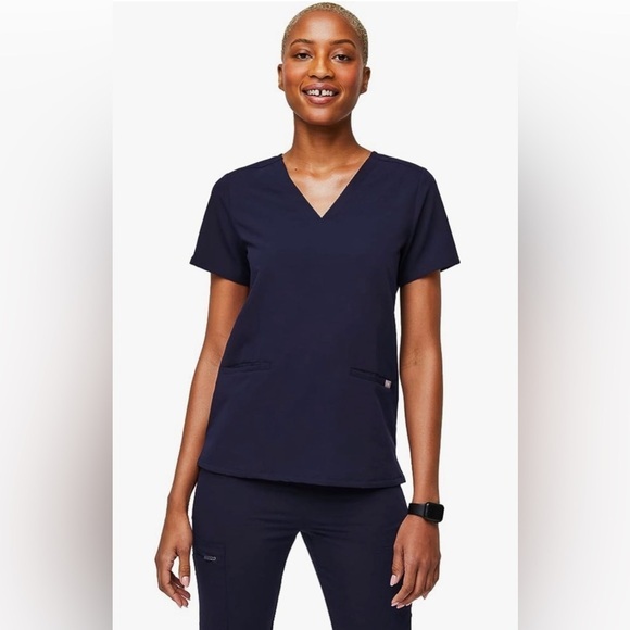 FIGS Casma Scrub Top Classic Fit 3 Pockets, Stretch, Anti-Wrinkle Medical MEDIUM - Picture 1 of 7